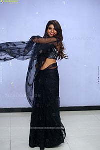 Dollysha Chourasiya HD Photos