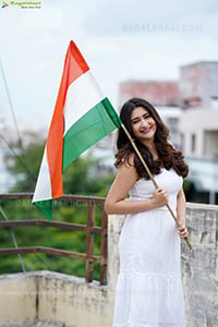 Harshada Patil Poses With Indian flag