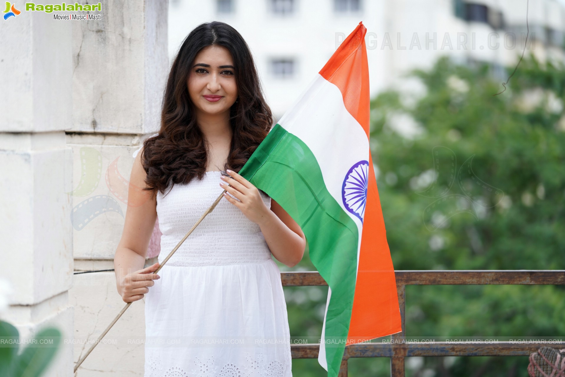 Harshada Patil Poses With Indian Flag for Independence Day Shoot, HD Photo Gallery