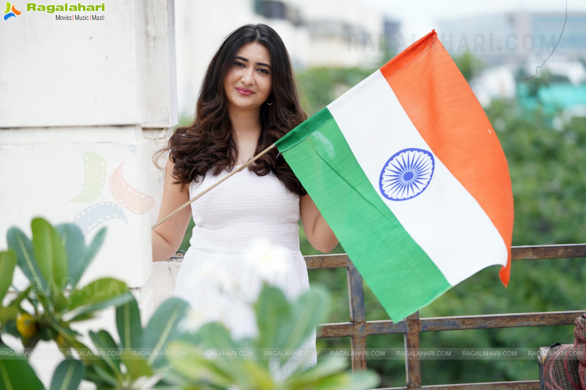 Harshada Patil Poses With Indian Flag for Independence Day Shoot, HD Photo Gallery