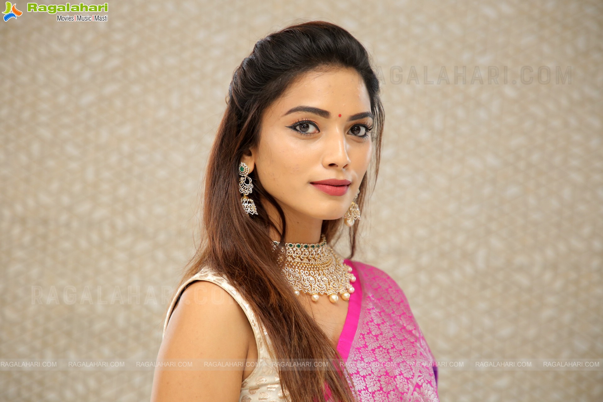 Harshini Balla Showcases a Collection of Sri Bhavani Jewels, HD Photo Gallery