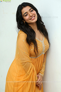 Ketika Sharma at Ranga Ranga Vaibhavanga Interview