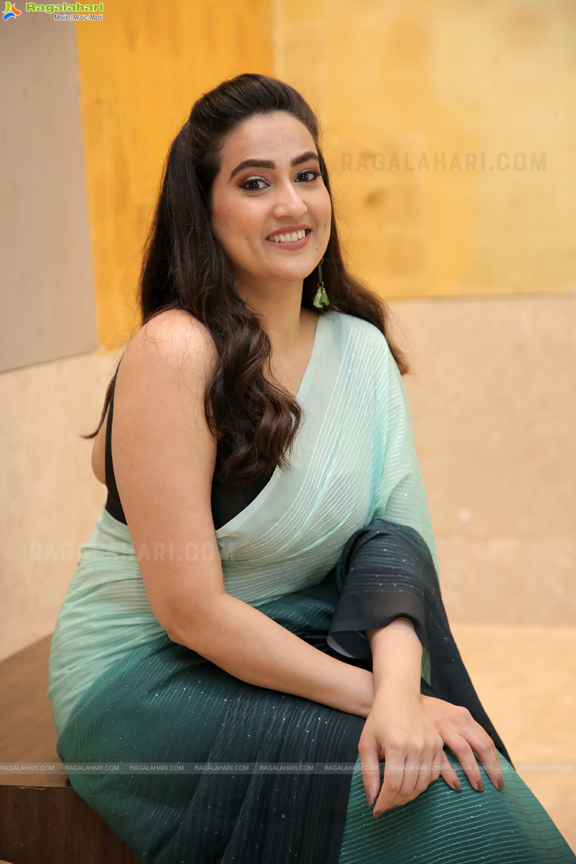 Anchor Manjusha at Aakasa Veedhullo Movie Pre-Release Event, HD Photo Gallery