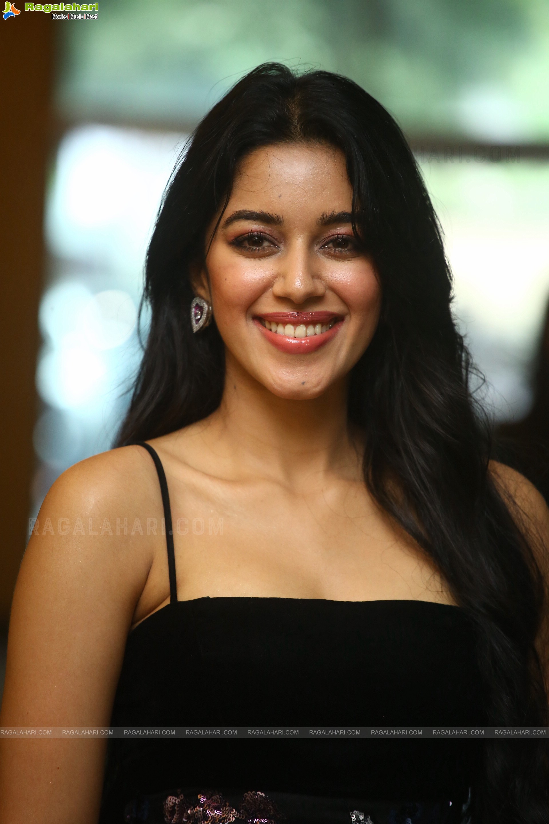 Mirnalini Ravi at Cobra Press Meet, HD Photo Gallery