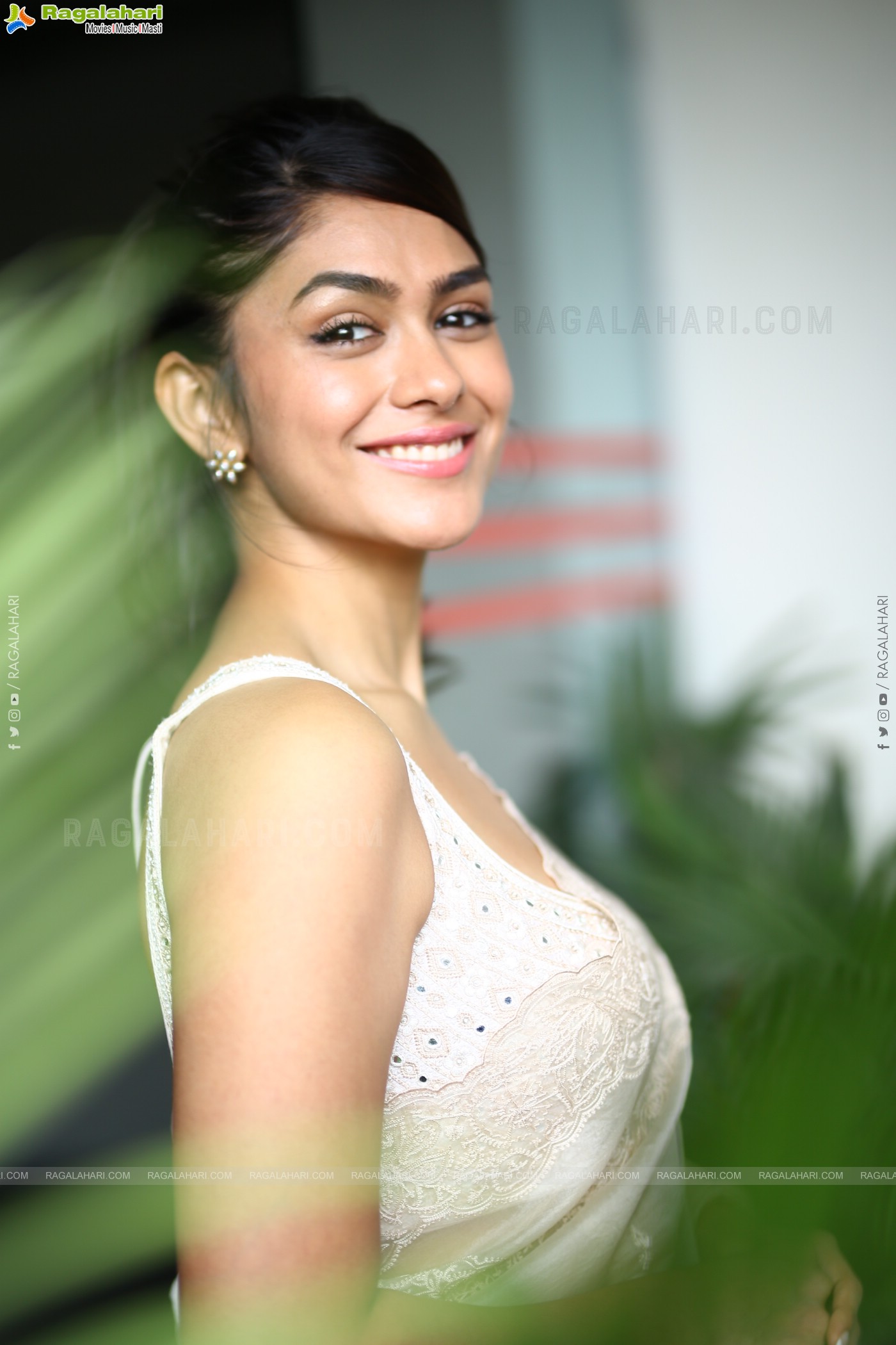 Mrunal Thakur HD Photo Gallery