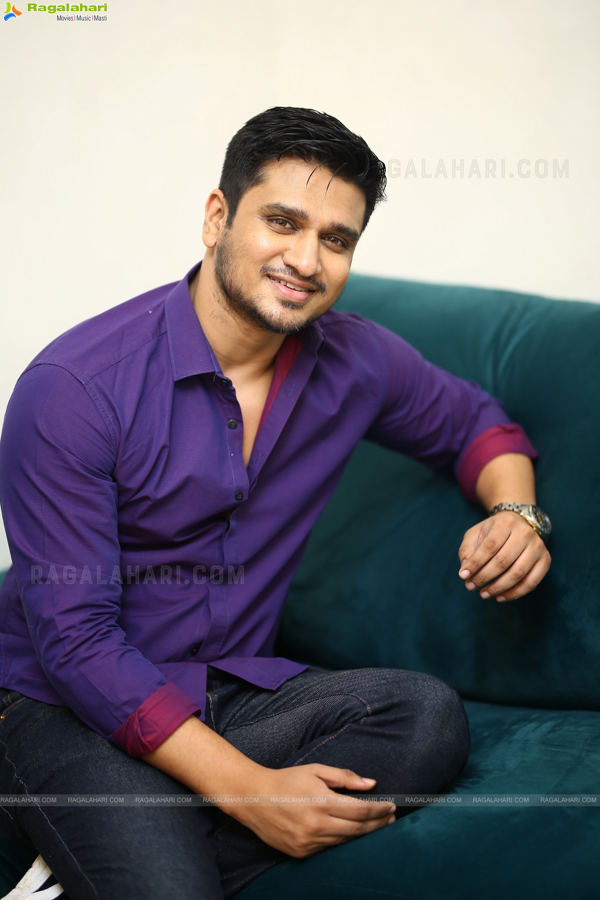 Nikhil Siddharth at Karthikeya 2 Movie Interview, HD Photo Gallery