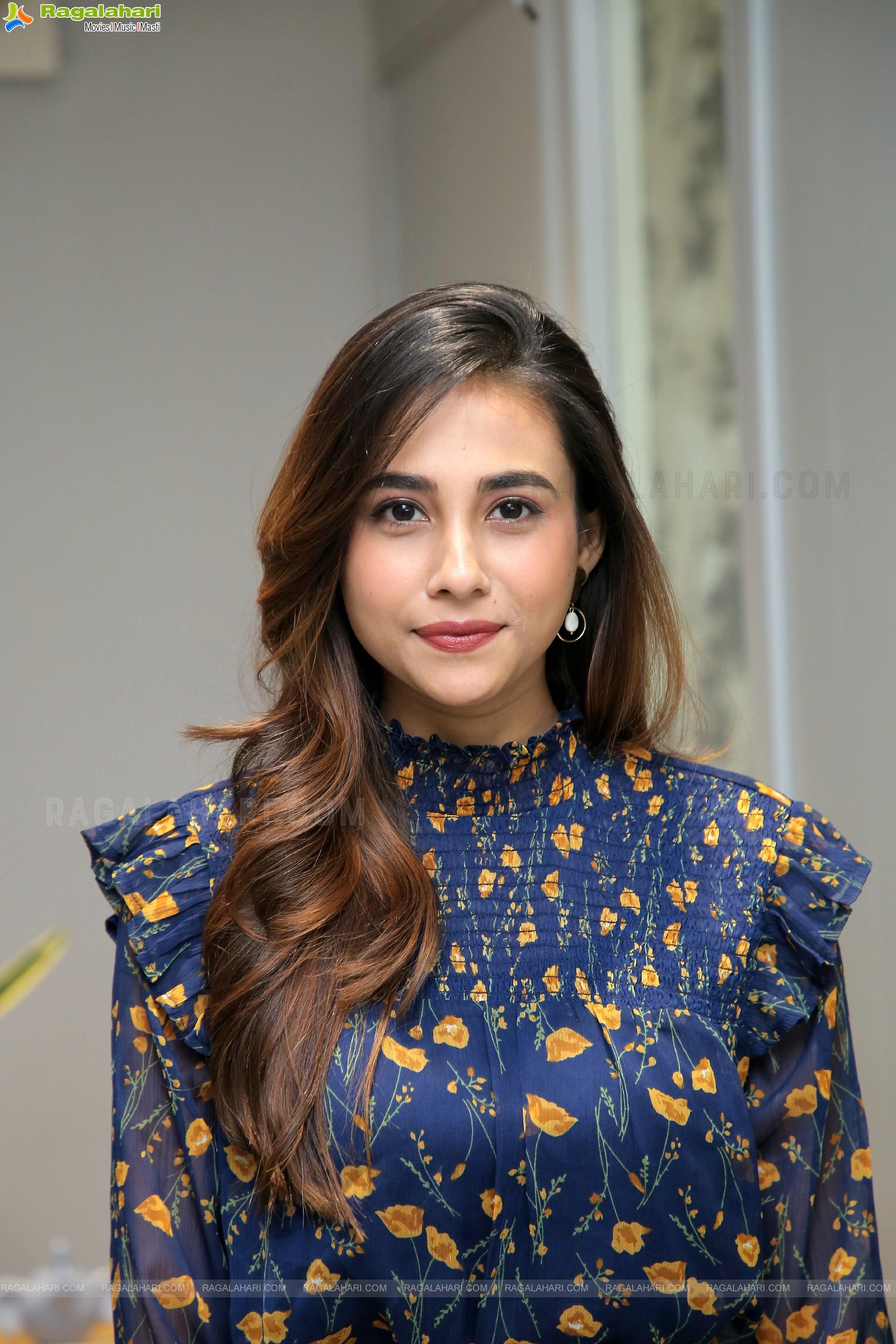 Nishat Shaik at Hyderabad Headmasters Salon Launch, HD Photo Gallery