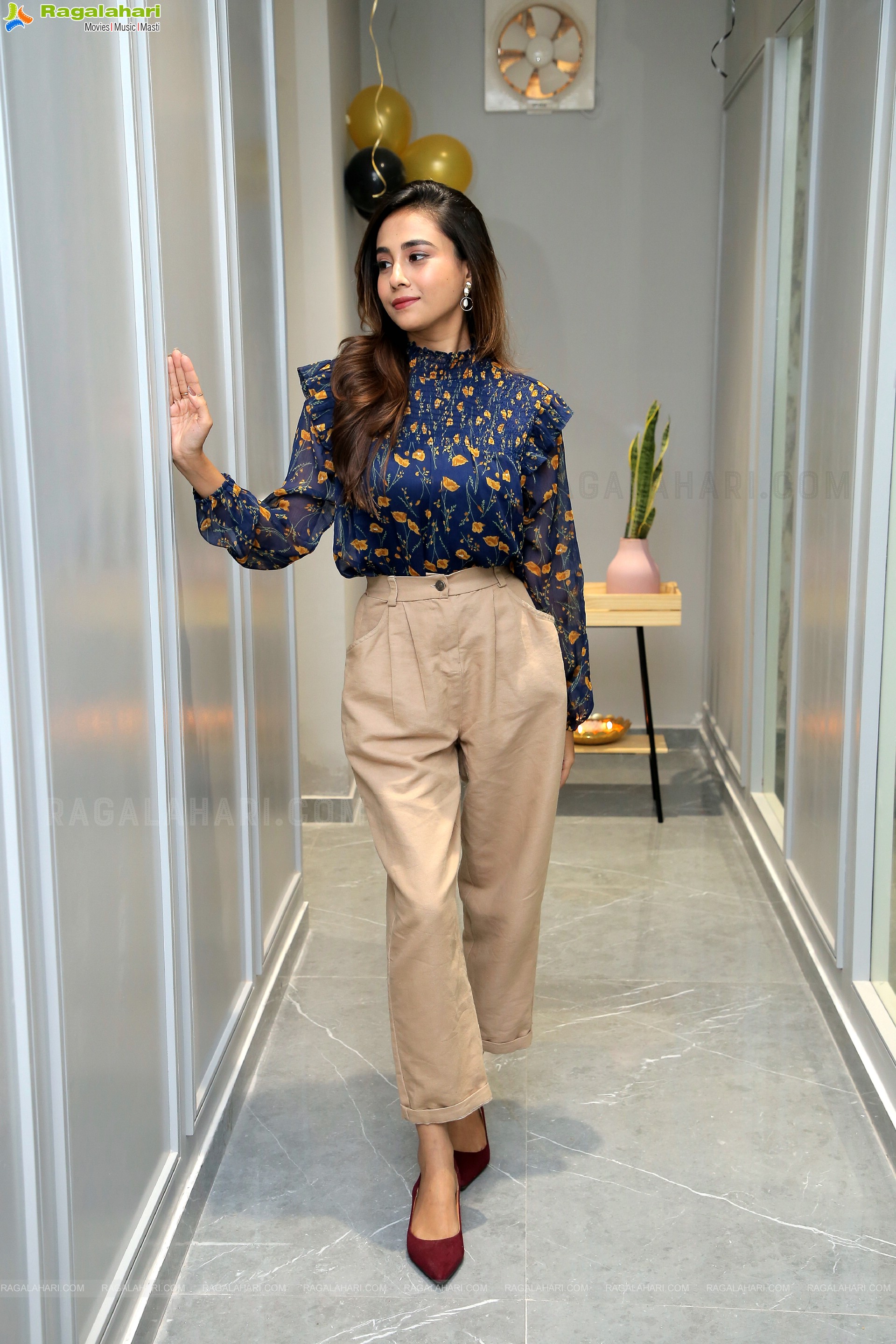 Nishat Shaik at Hyderabad Headmasters Salon Launch, HD Photo Gallery