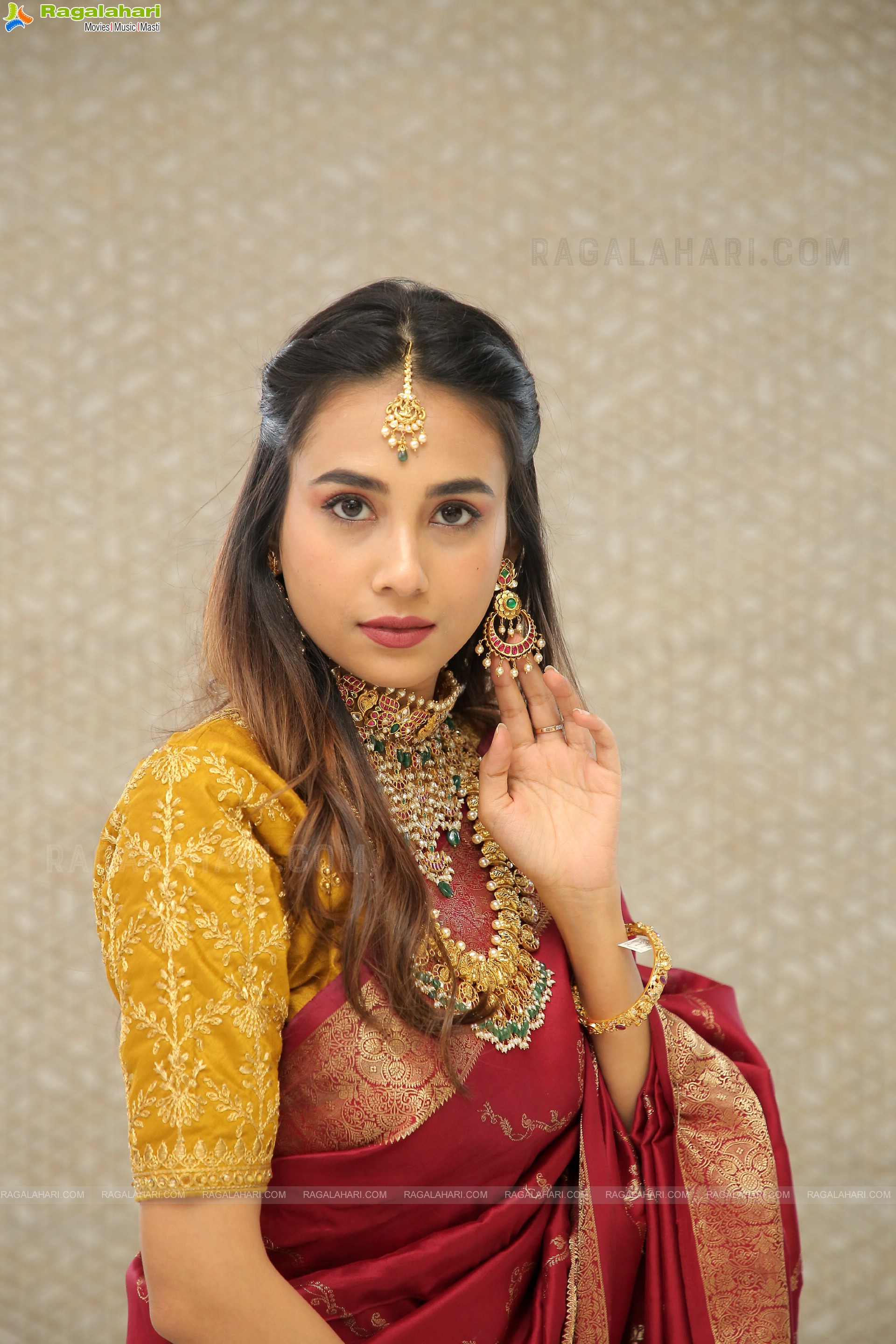 Nishat Shaik Poses With Jewellery, HD Photo Gallery