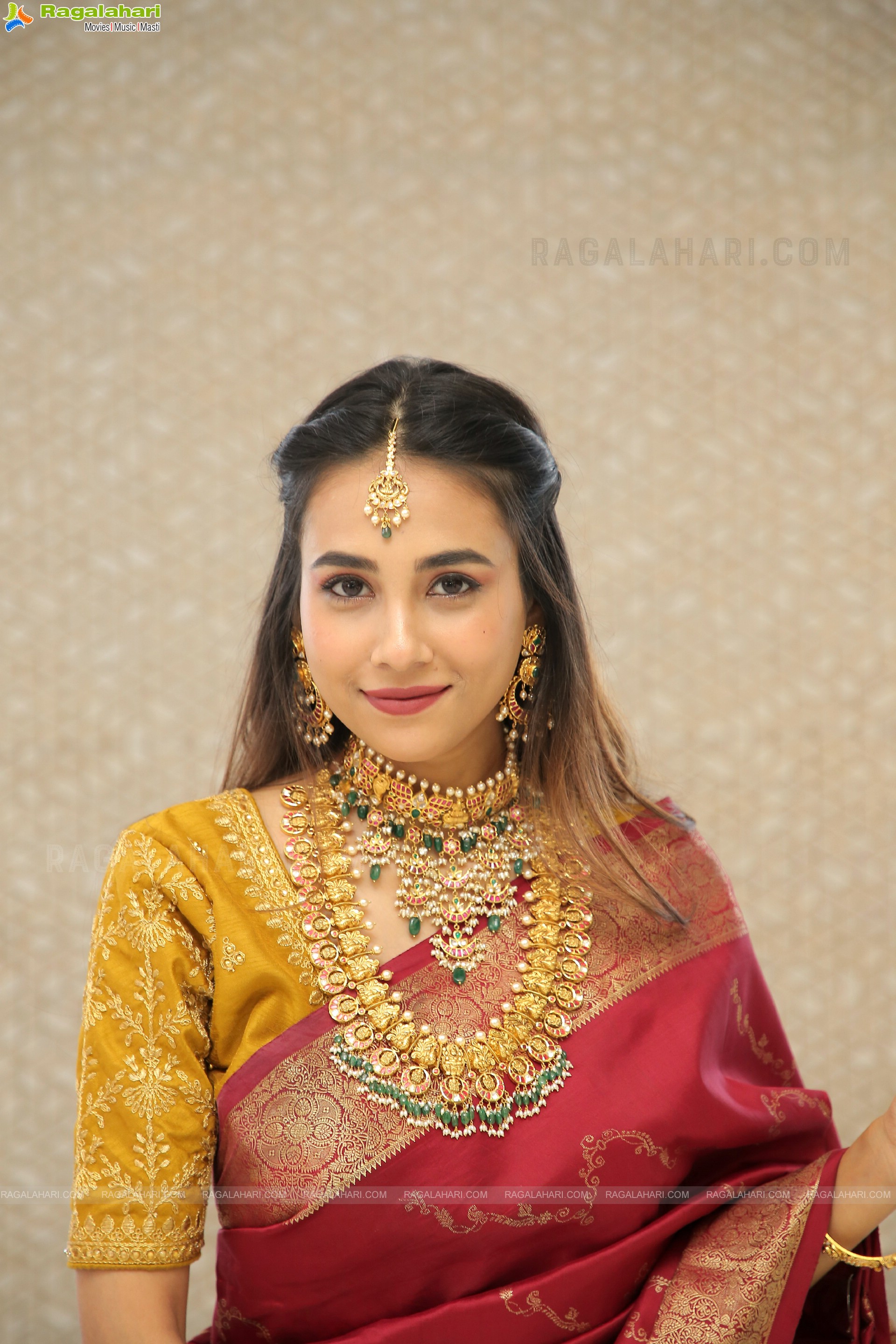 Nishat Shaik Poses With Jewellery, HD Photo Gallery