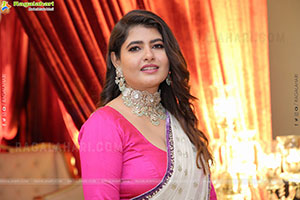 Ashima Narwal HD Photos