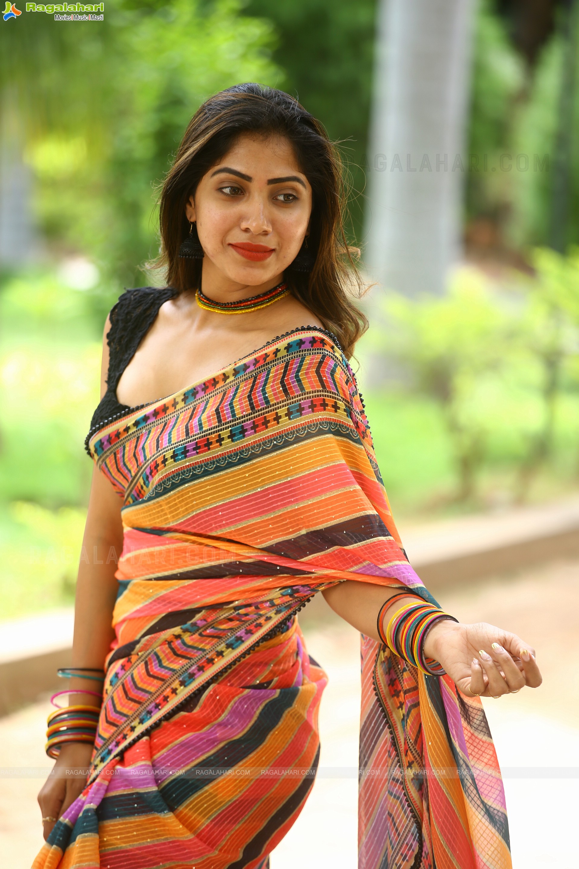 Sahar Krishnan at Antele Katha Antele Movie Press Meet, HD Photo Gallery