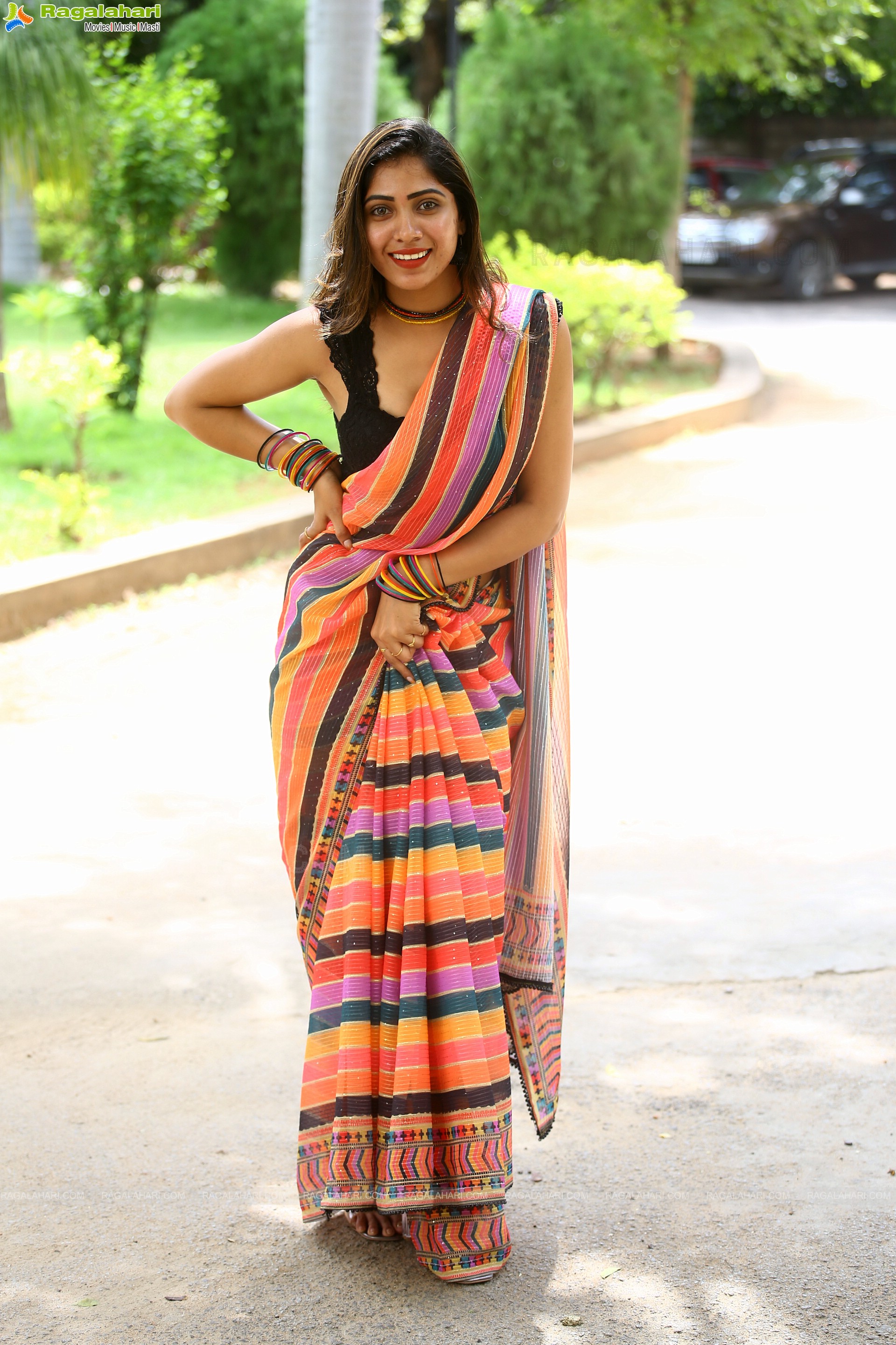 Sahar Krishnan at Antele Katha Antele Movie Press Meet, HD Photo Gallery