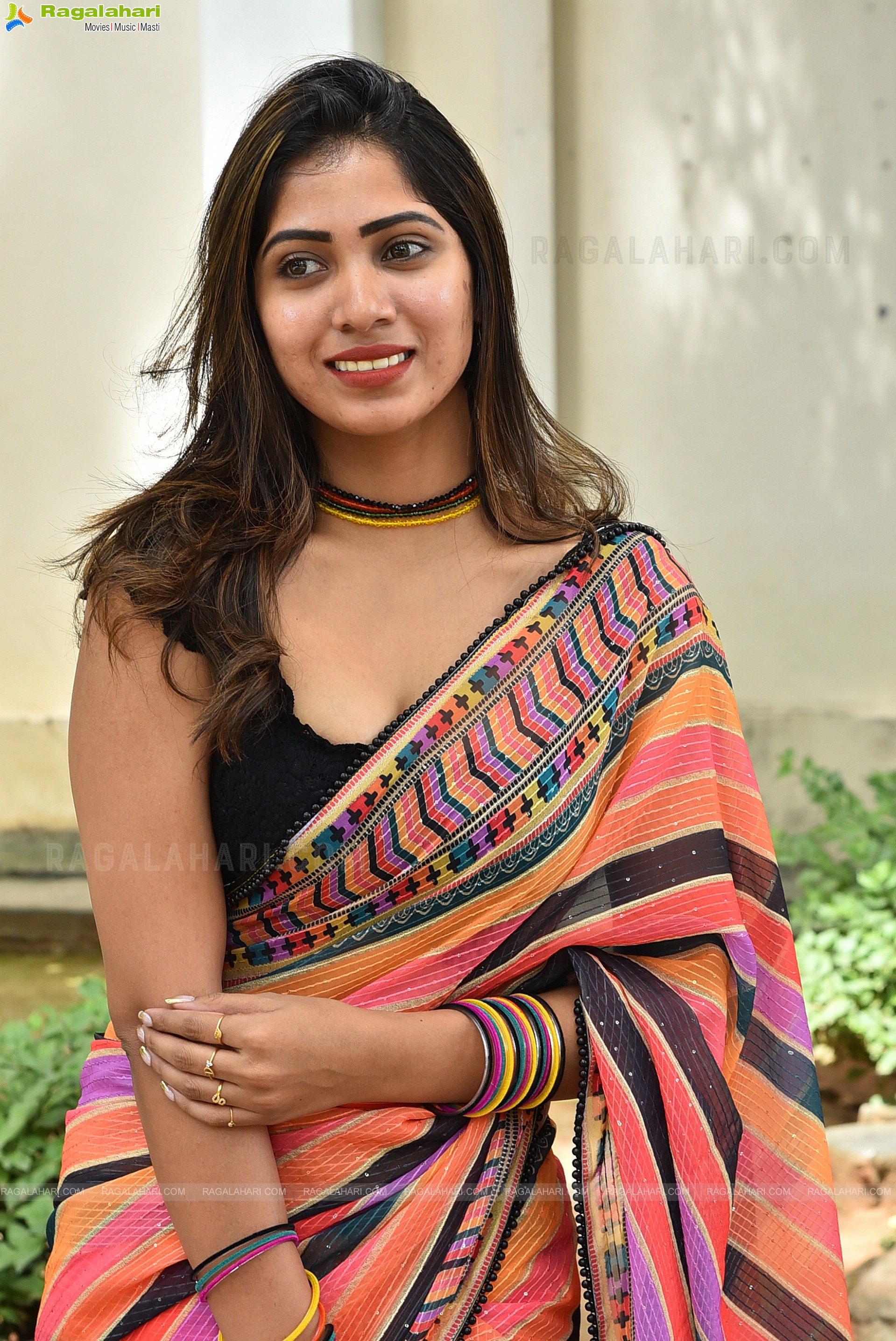 Sahar Krishnan at Antele Katha Antele Movie Press Meet, HD Photo Gallery