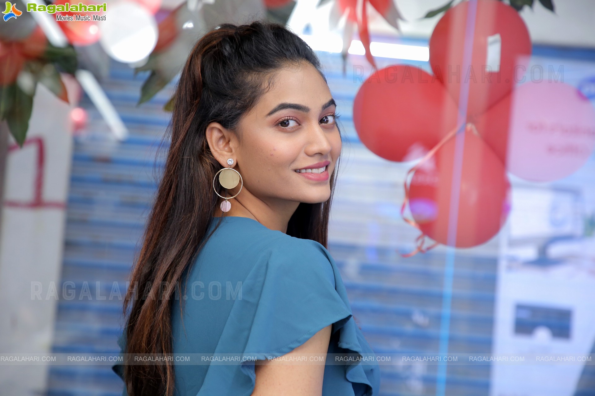 Spandana Palli at Vishal Peripherals Store Launch, HD Photo Gallery