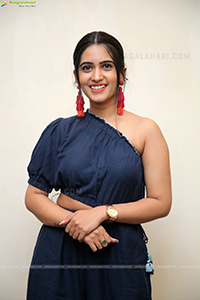 Sravanthi Chokarapu at Electri Expo 2022 Poster Launch