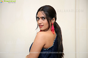 Sravanthi Chokarapu at Electri Expo 2022 Poster Launch