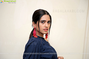 Sravanthi Chokarapu at Electri Expo 2022 Poster Launch