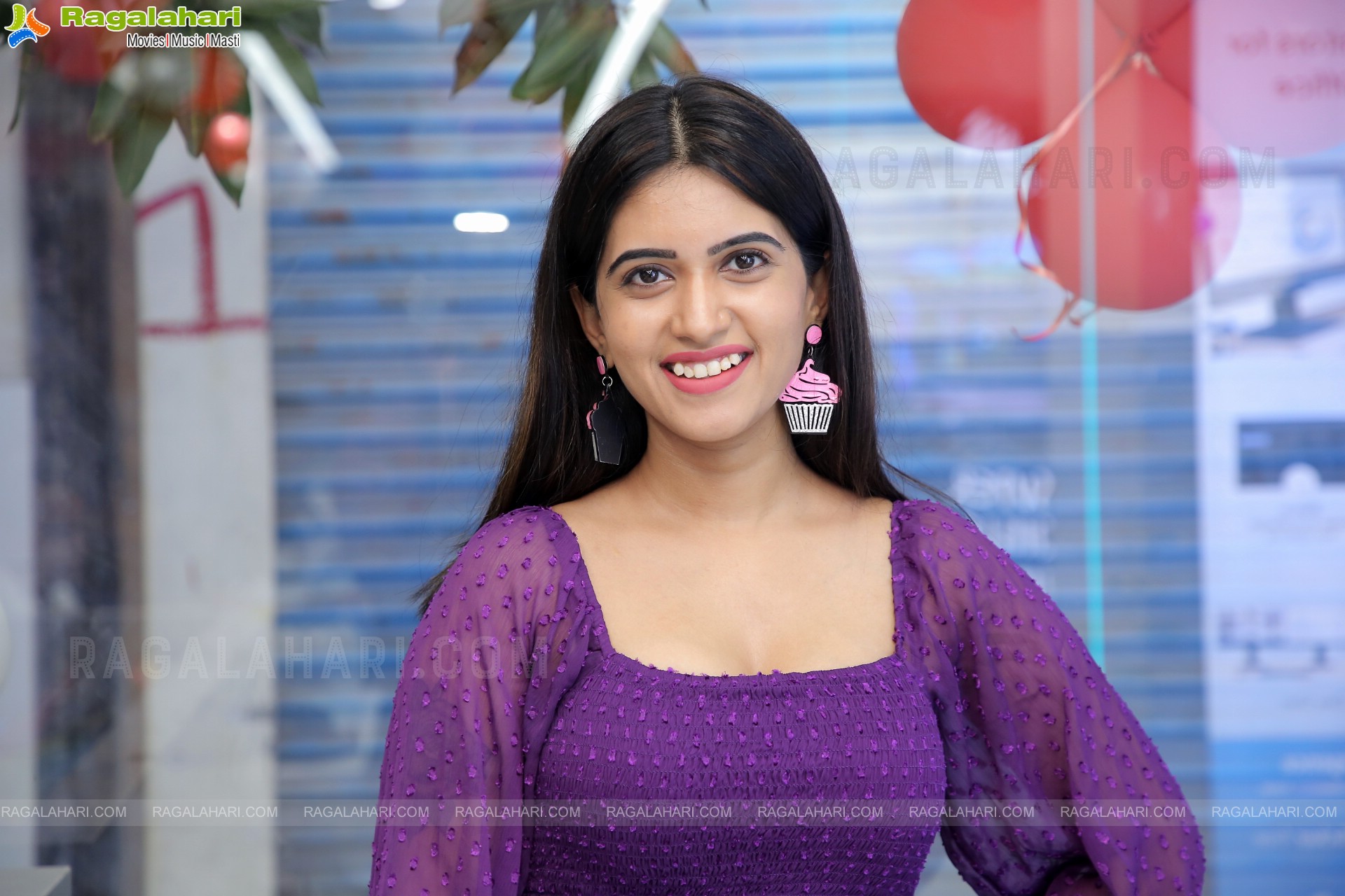 Sravanthi Chokarapu at Vishal Peripherals Store Launch, HD Photo Gallery