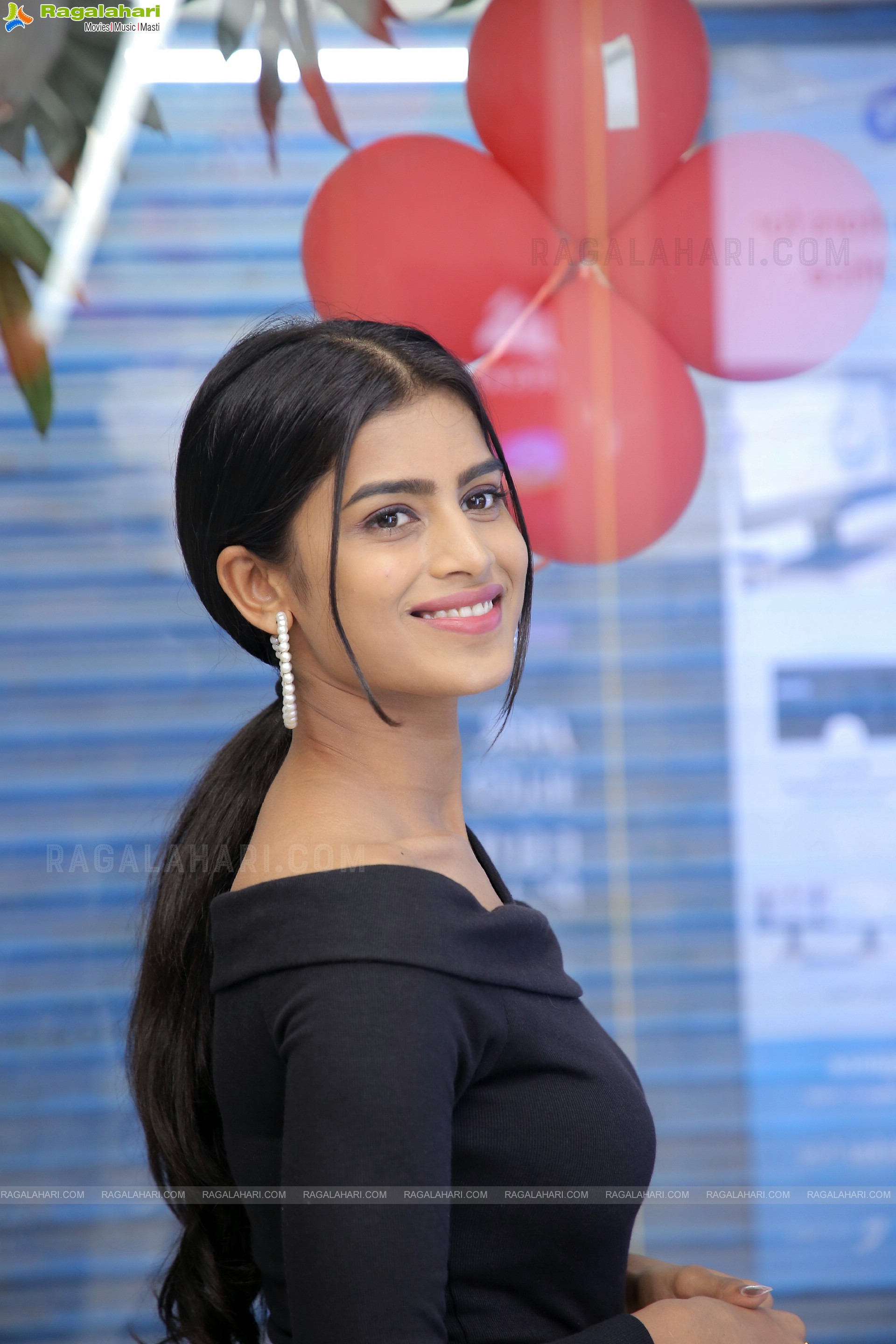 Srilekha at Vishal Peripherals Store Launch, HD Photo Gallery