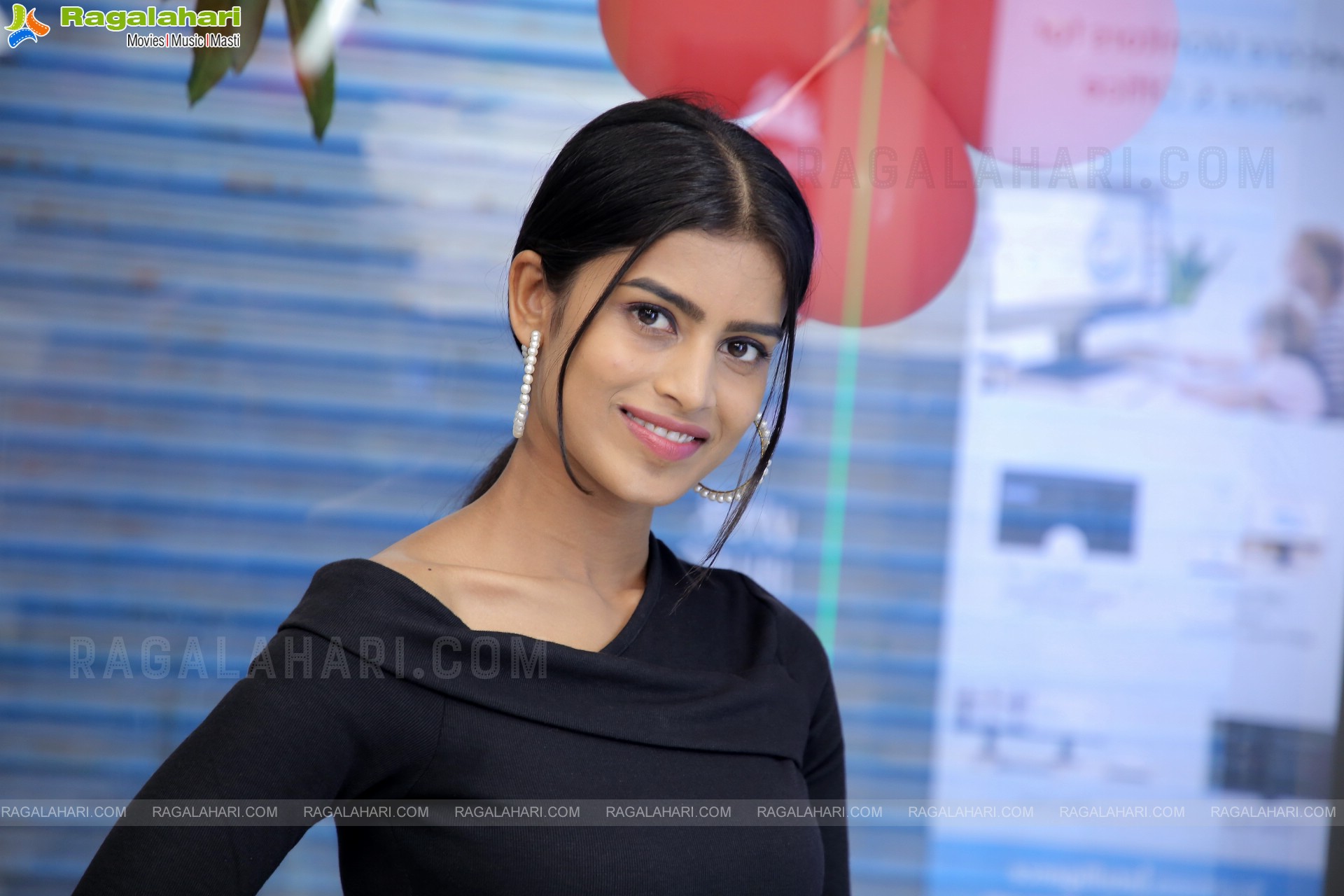 Srilekha at Vishal Peripherals Store Launch, HD Photo Gallery