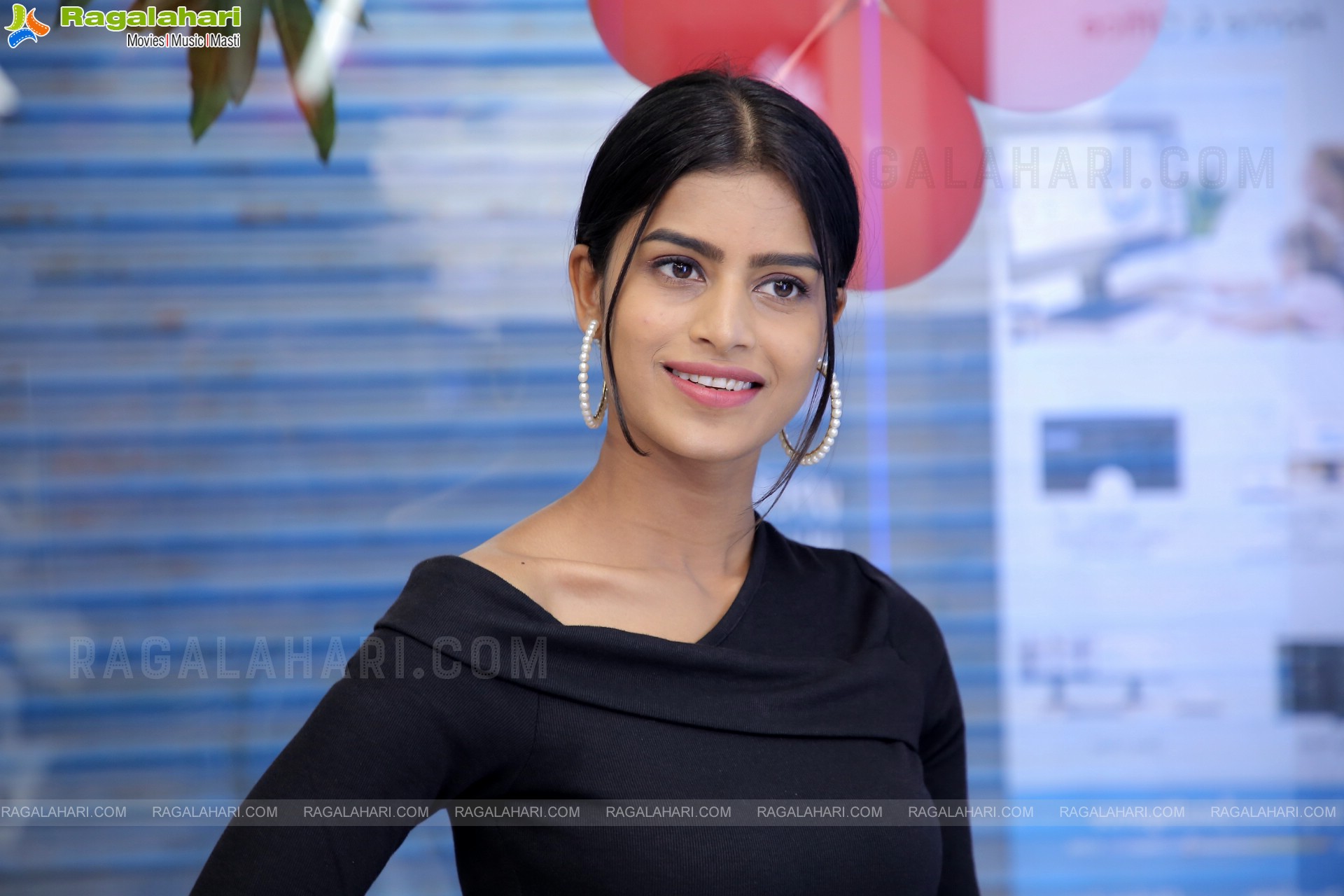 Srilekha at Vishal Peripherals Store Launch, HD Photo Gallery
