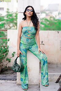 Nikita Gangurde in Green Printed Crop Top