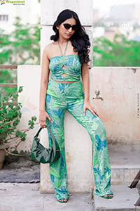Nikita Gangurde in Green Printed Crop Top
