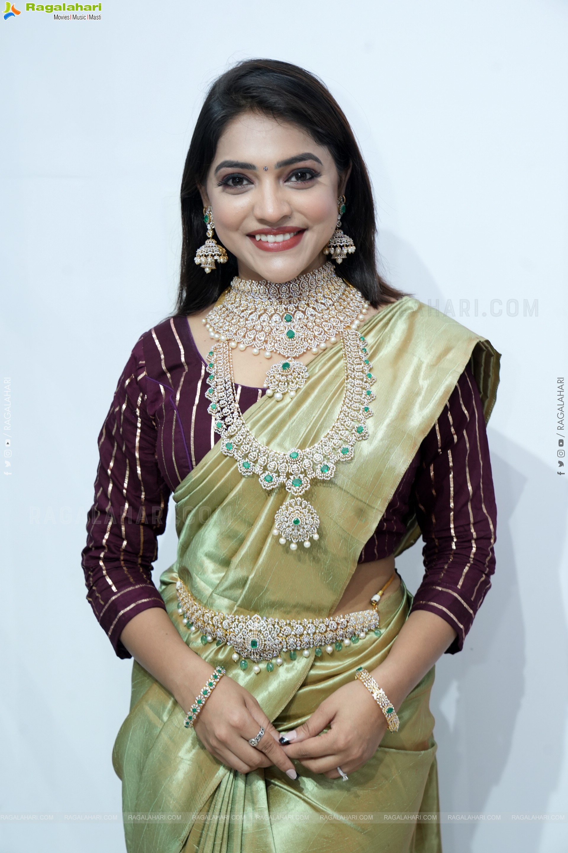 Ishwarya Vullingala at Hi Life Jewels Event, HD Gallery