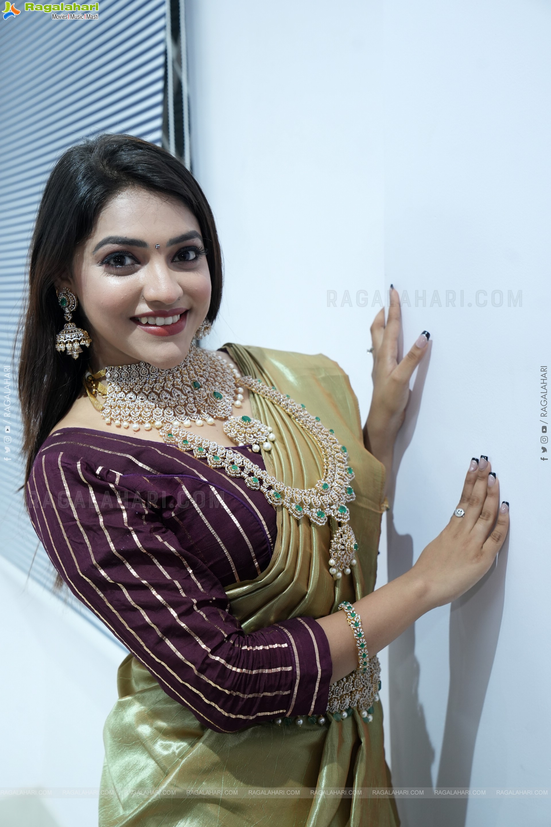 Ishwarya Vullingala at Hi Life Jewels Event, HD Gallery