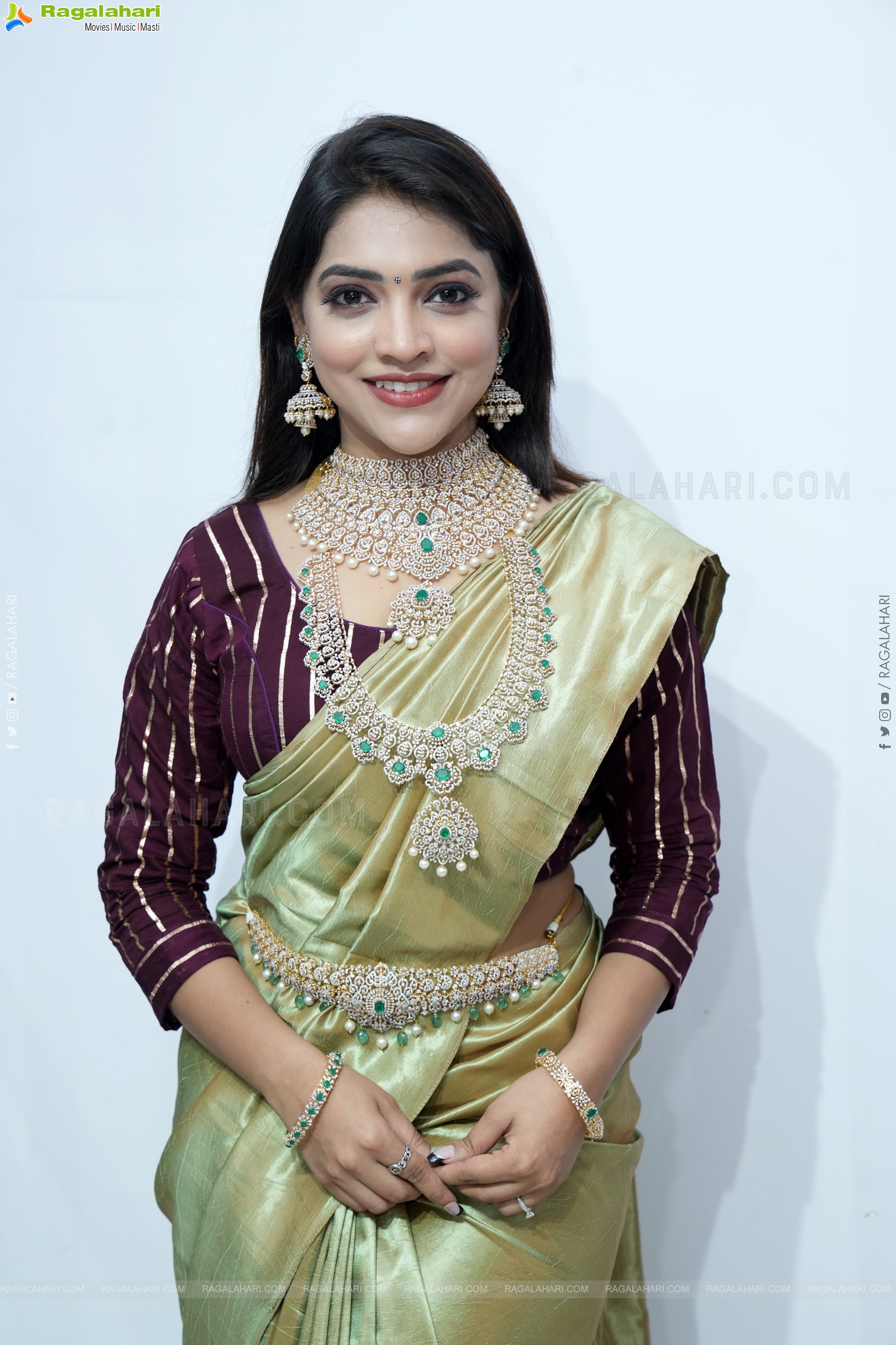 Ishwarya Vullingala at Hi Life Jewels Event, HD Gallery