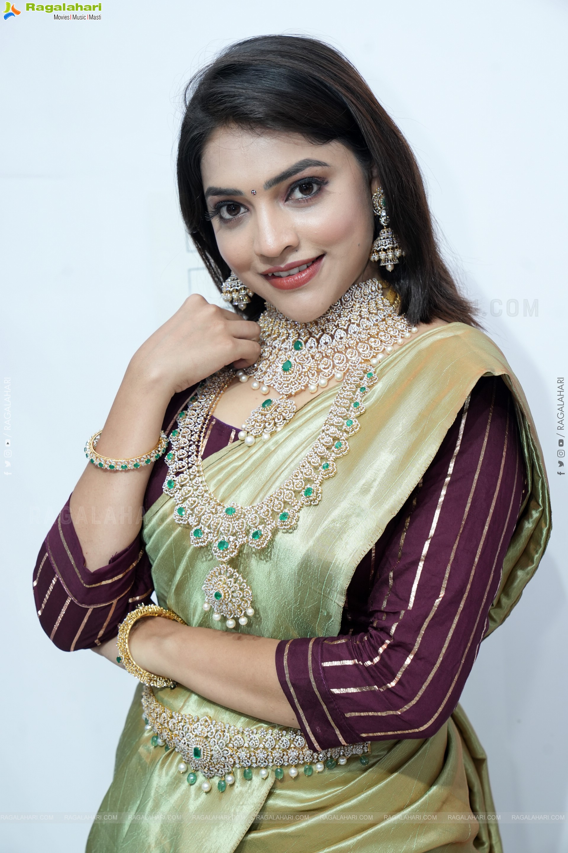 Ishwarya Vullingala at Hi Life Jewels Event, HD Gallery