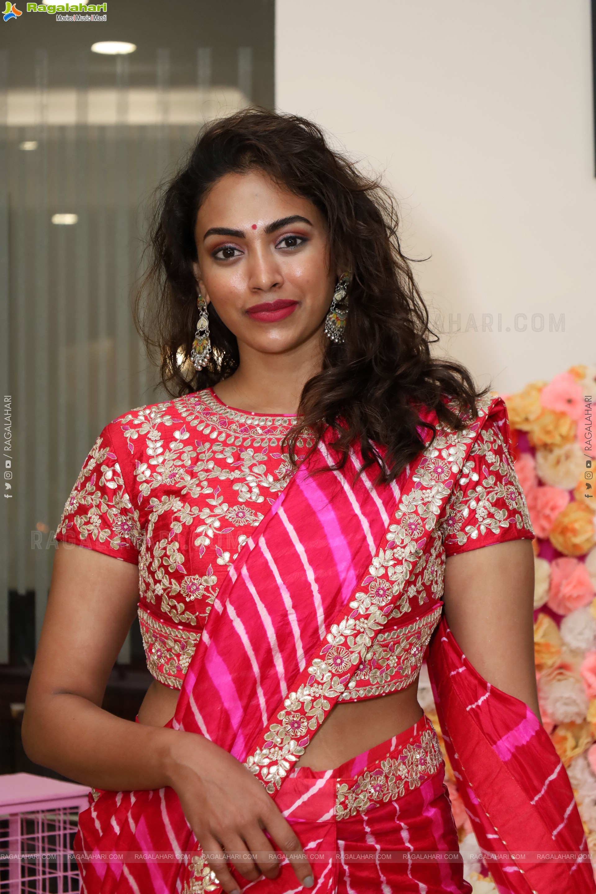 Kamakshi Bhaskarla Latest HD Photo Gallery