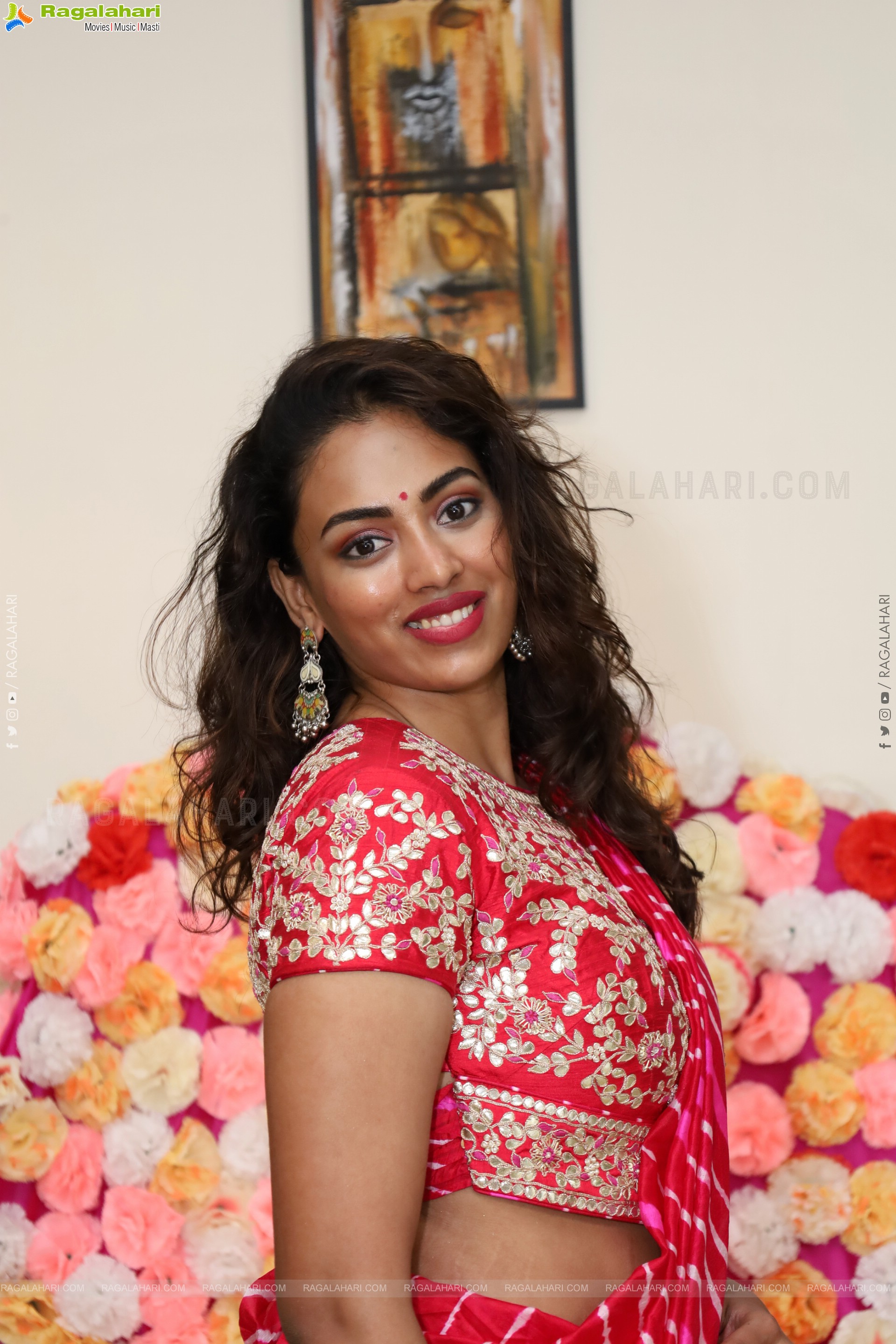 Kamakshi Bhaskarla Latest HD Photo Gallery