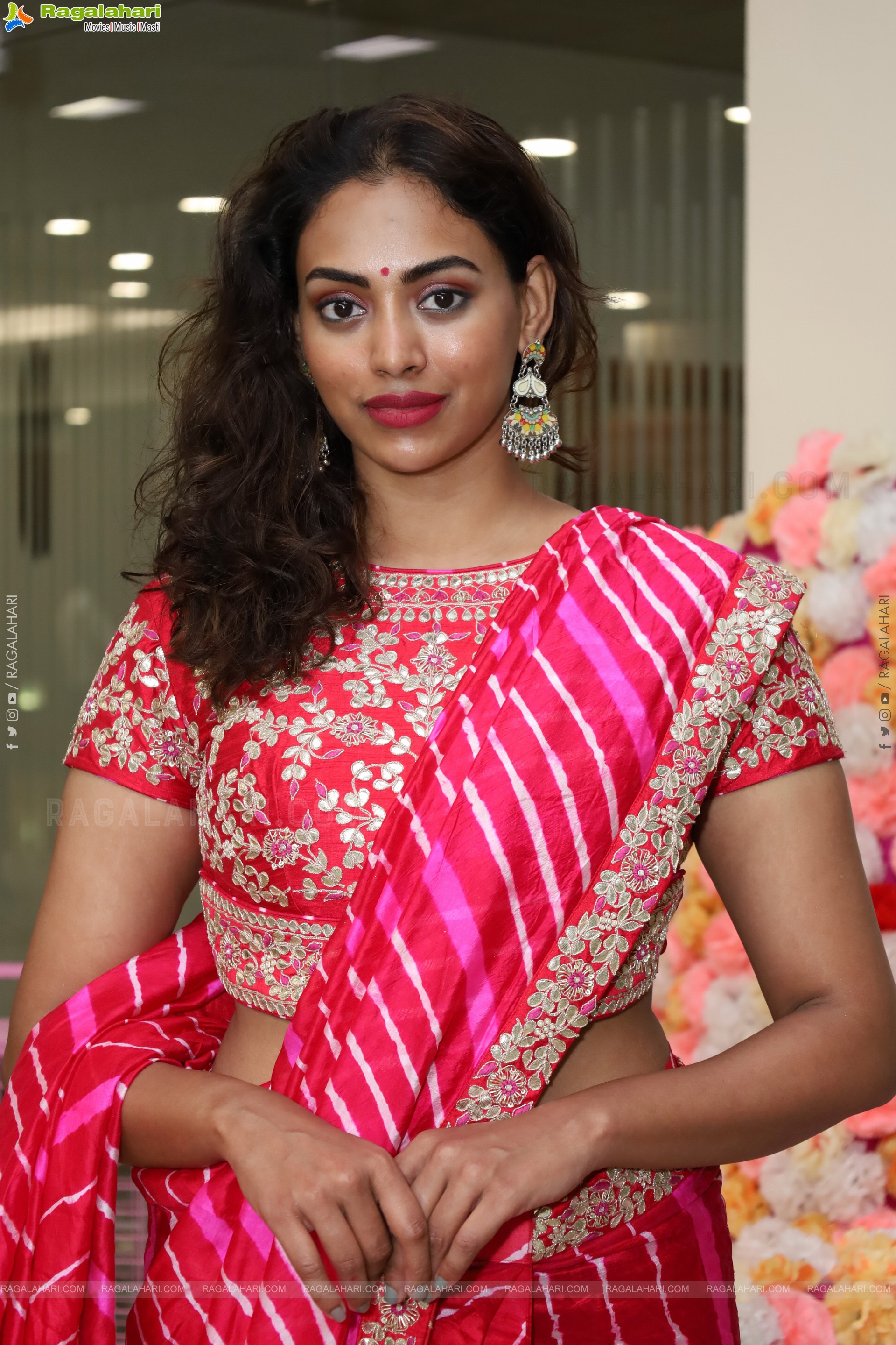 Kamakshi Bhaskarla Latest HD Photo Gallery