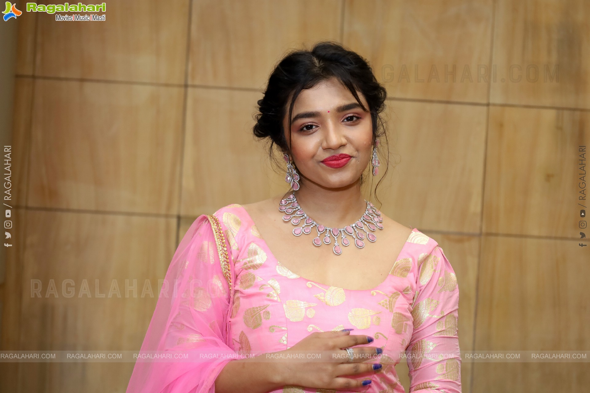 Kruthika Roy Latest Stills, HD Gallery