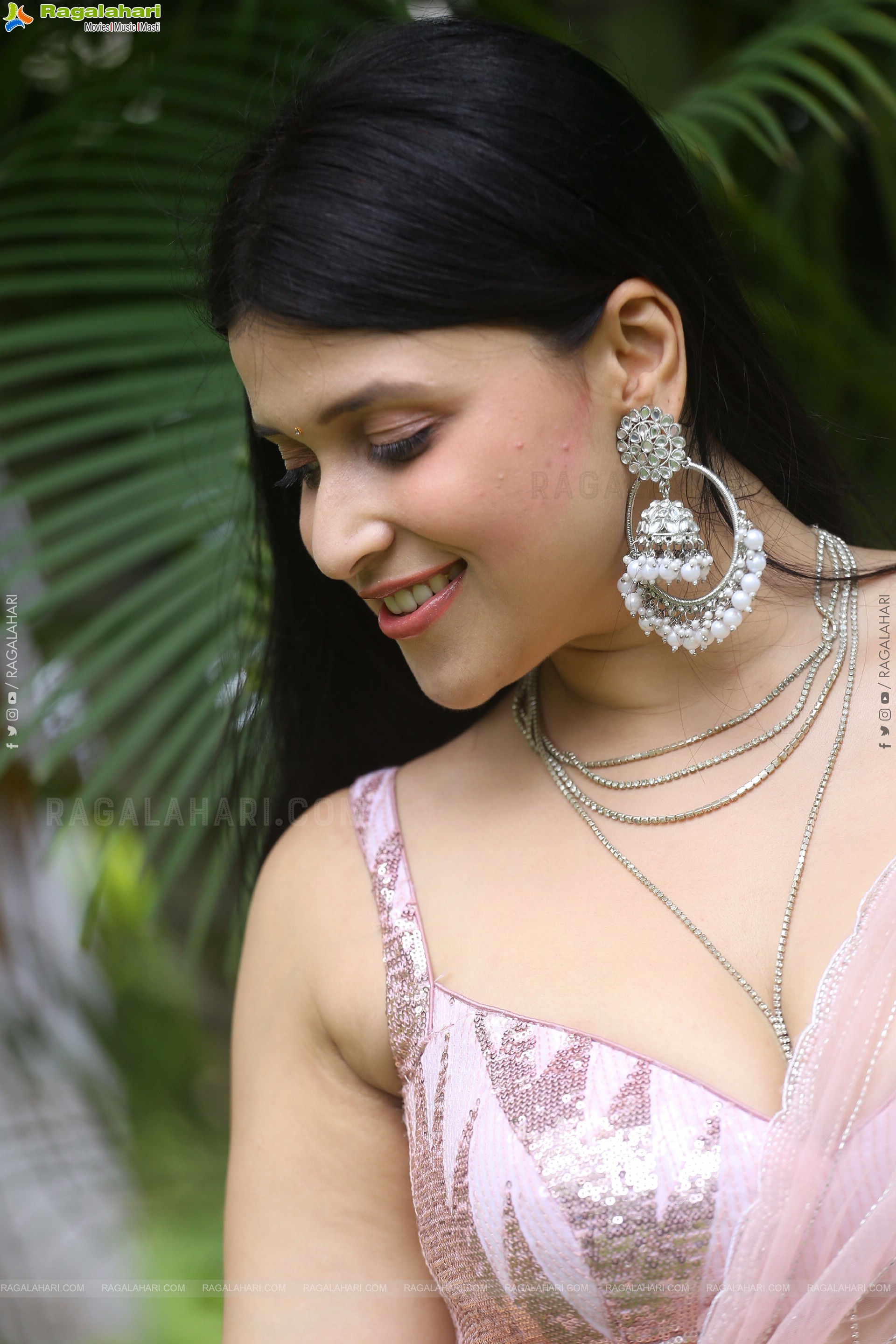 Mannara Chopra at Tiragabadara Saami Teaser Launch, HD Gallery