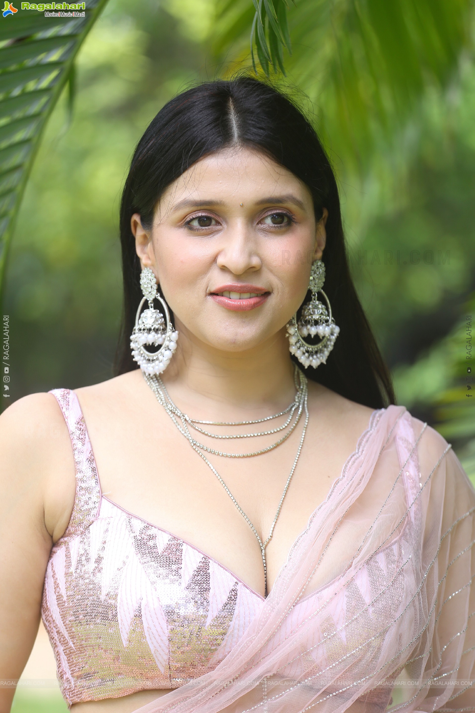 Mannara Chopra at Tiragabadara Saami Teaser Launch, HD Gallery