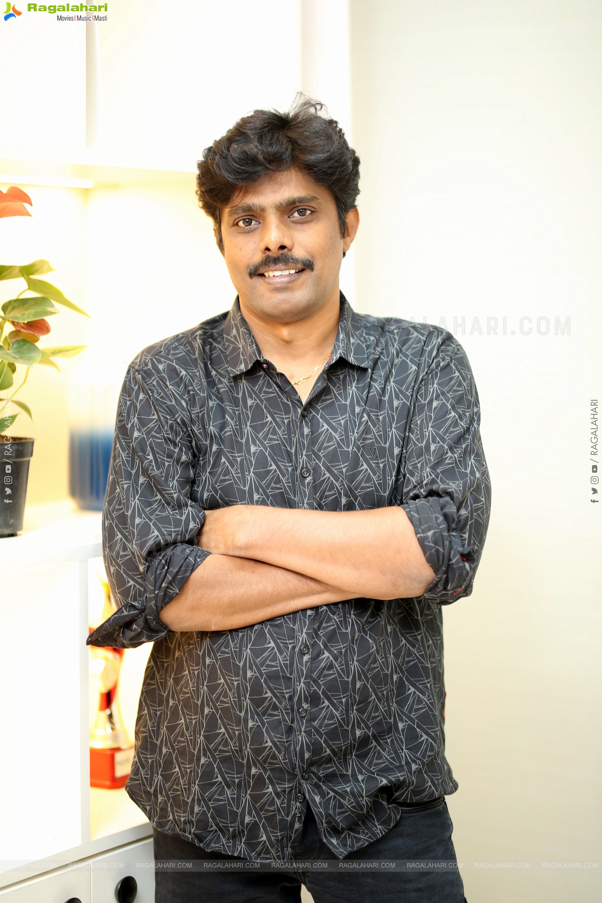 Srinivas Vinjanampati at Mr. Pregnant Movie Interview, HD Gallery