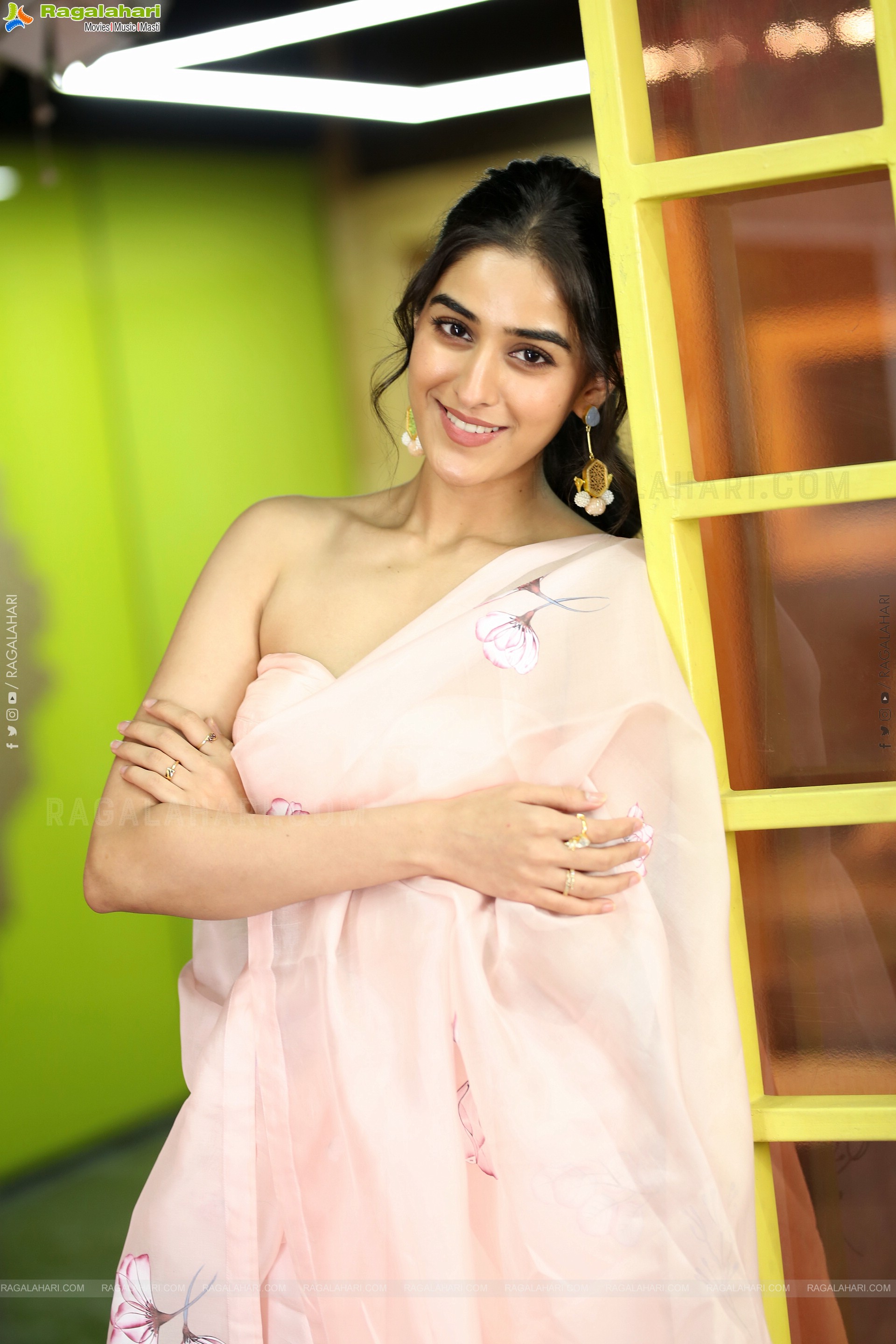 Sakshi Vaidya at Gandeevadhari Arjuna Interview, HD Gallery