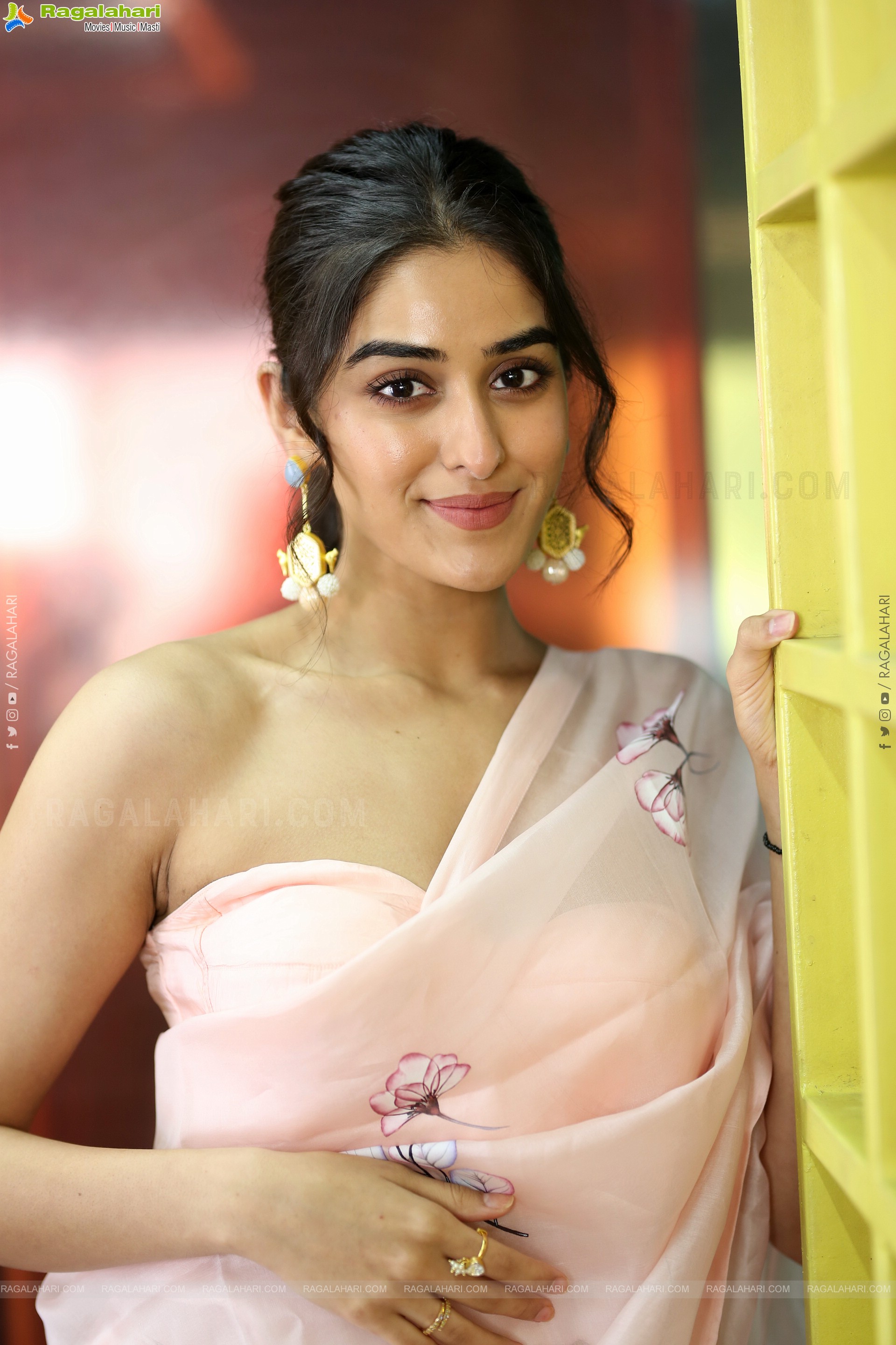 Sakshi Vaidya at Gandeevadhari Arjuna Interview, HD Gallery