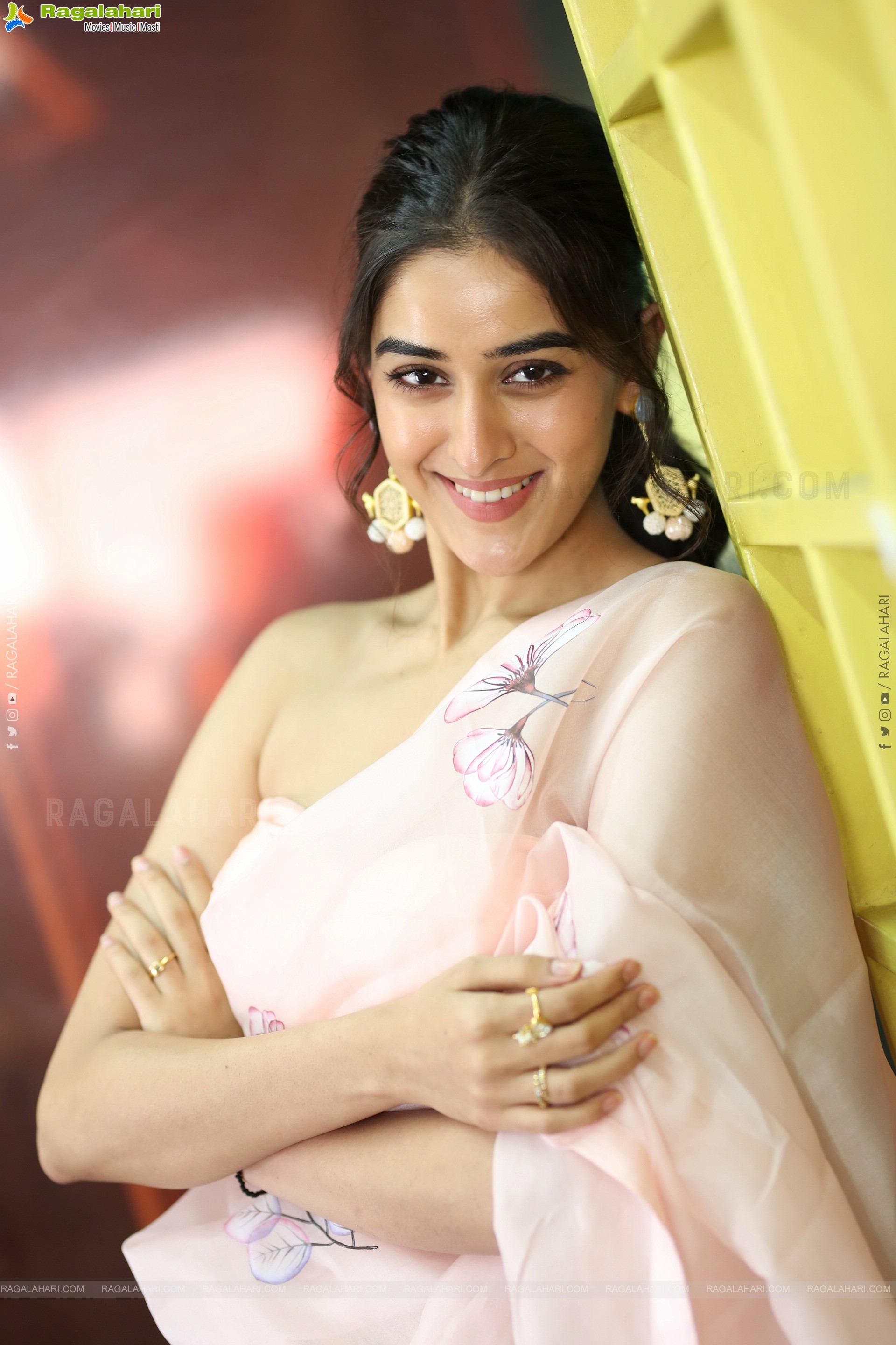 Sakshi Vaidya at Gandeevadhari Arjuna Interview, HD Gallery