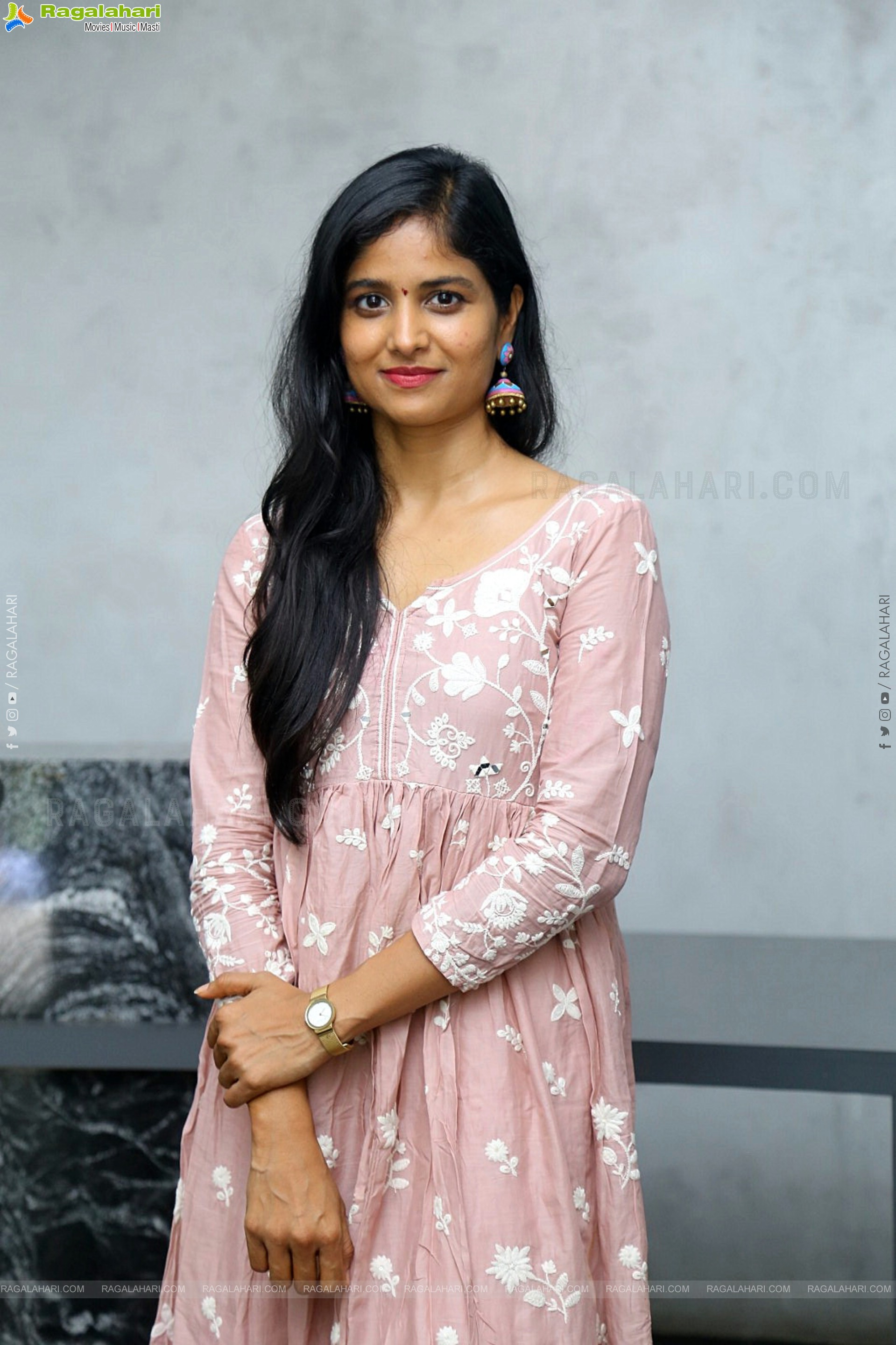 Shalini Kondepudi at Suhaas' Cable Reddy Movie Launch, HD Gallery