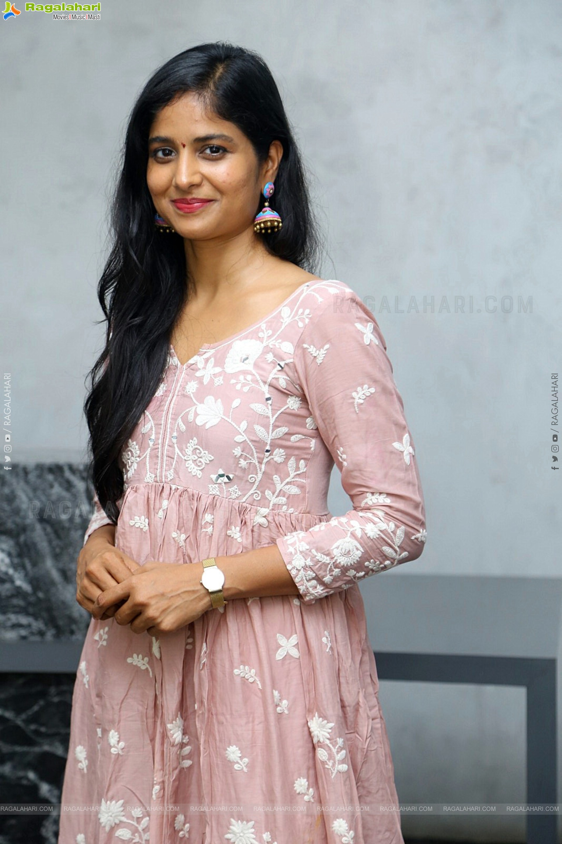 Shalini Kondepudi at Suhaas' Cable Reddy Movie Launch, HD Gallery