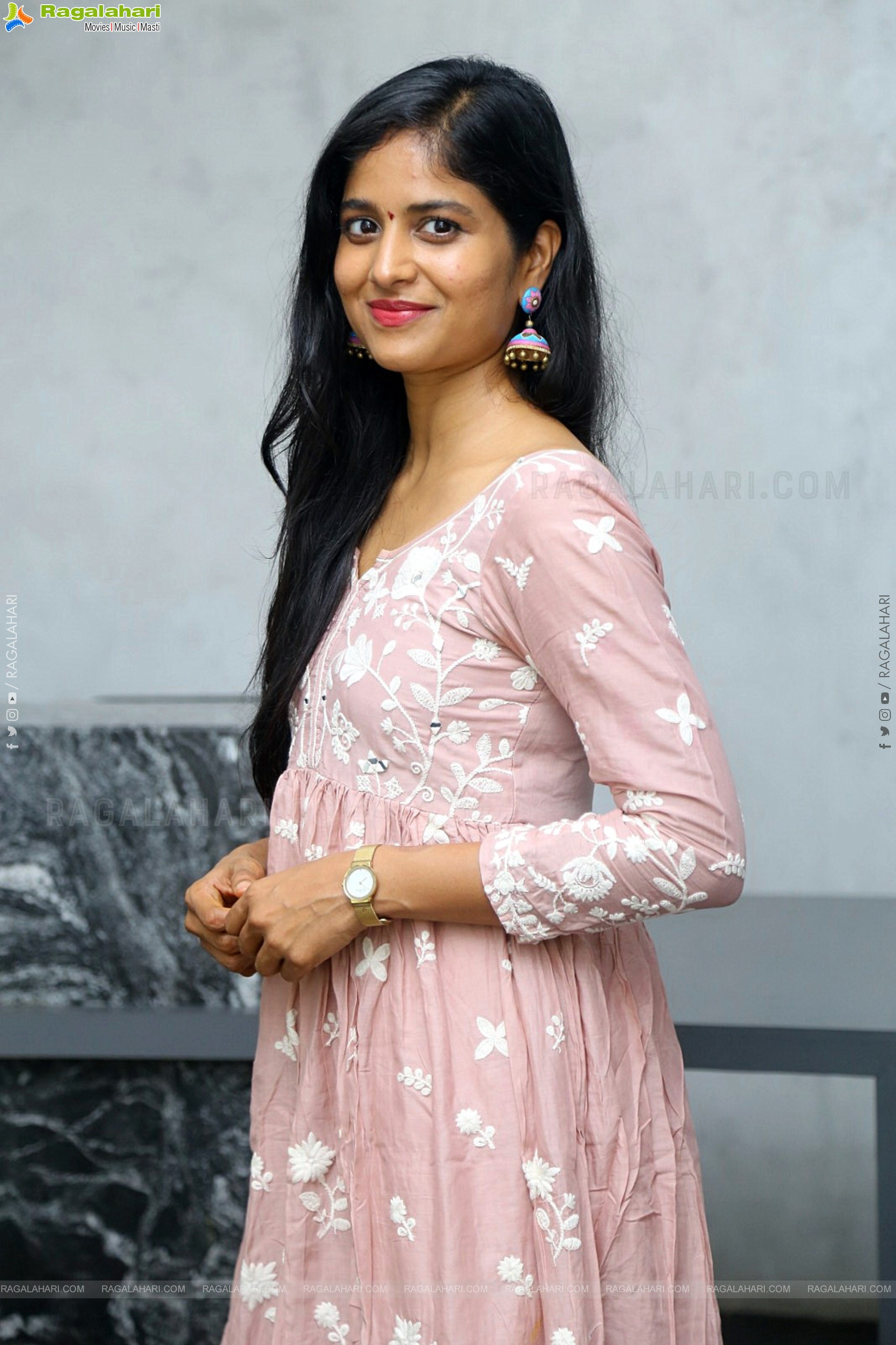 Shalini Kondepudi at Suhaas' Cable Reddy Movie Launch, HD Gallery