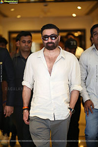 Sunny Deol at Gadar 2 Press Meet, HD Gallery