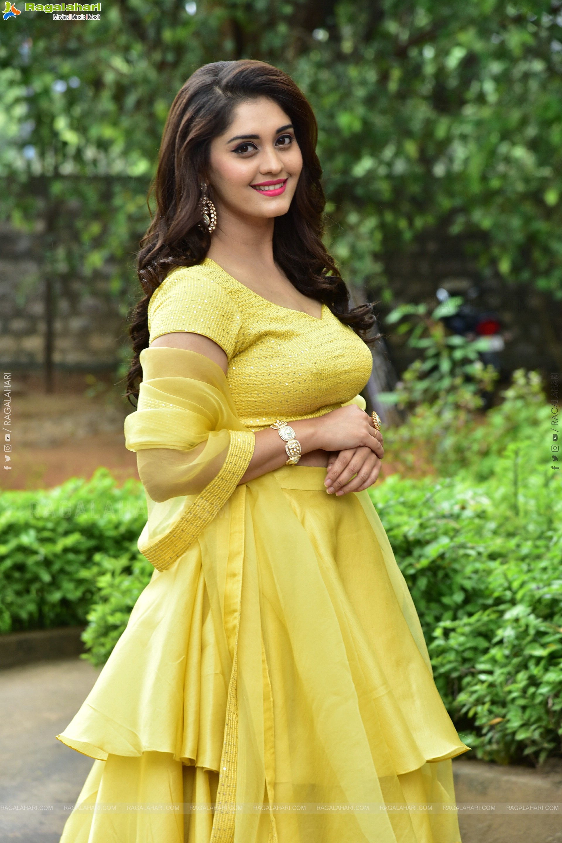 Surabhi at DD Returns Bhutala Bangla Pressmeet, HD Gallery