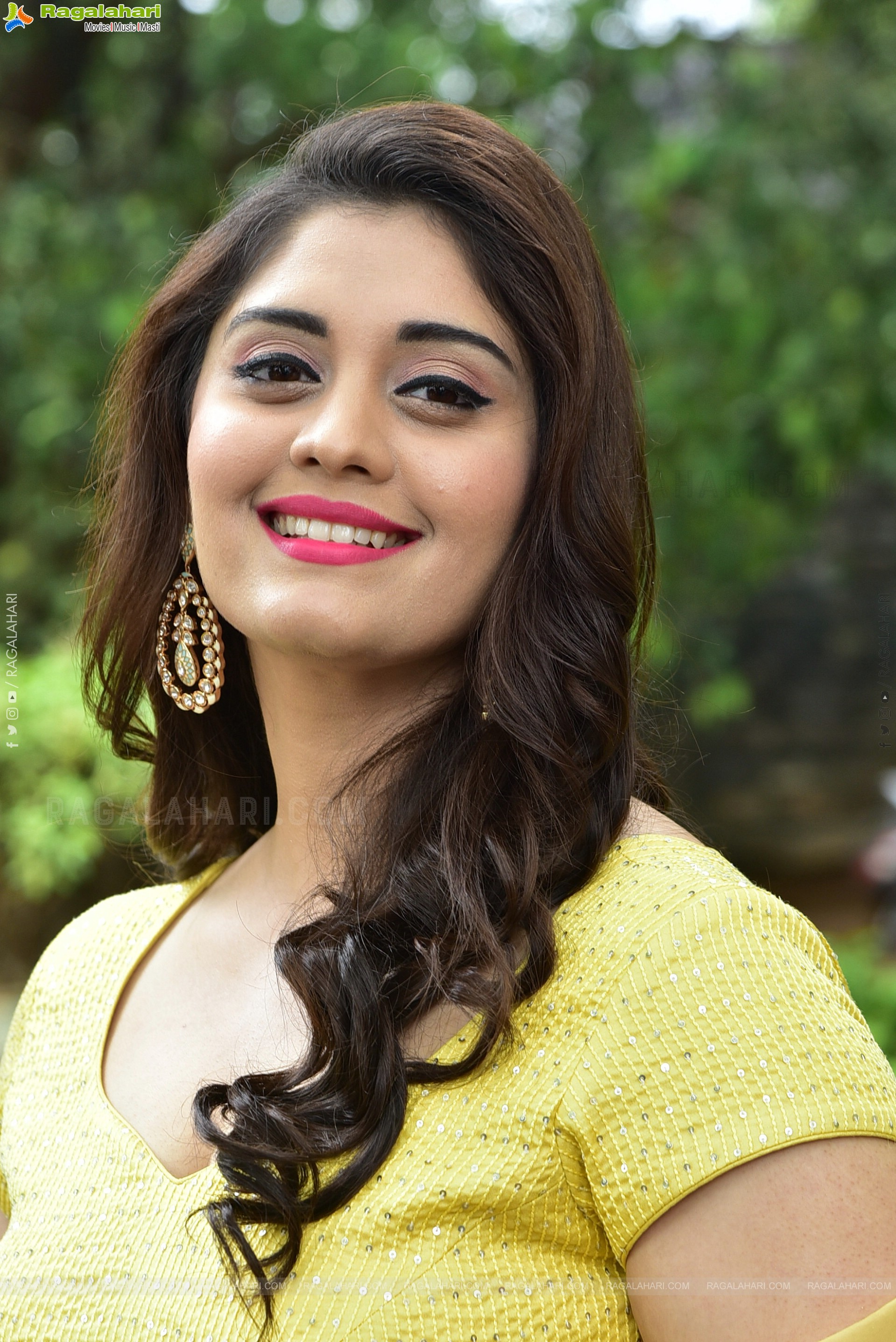 Surabhi at DD Returns Bhutala Bangla Pressmeet, HD Gallery