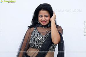 Aashi at Hi Life Fashion Showcase Event, HD Gallery 