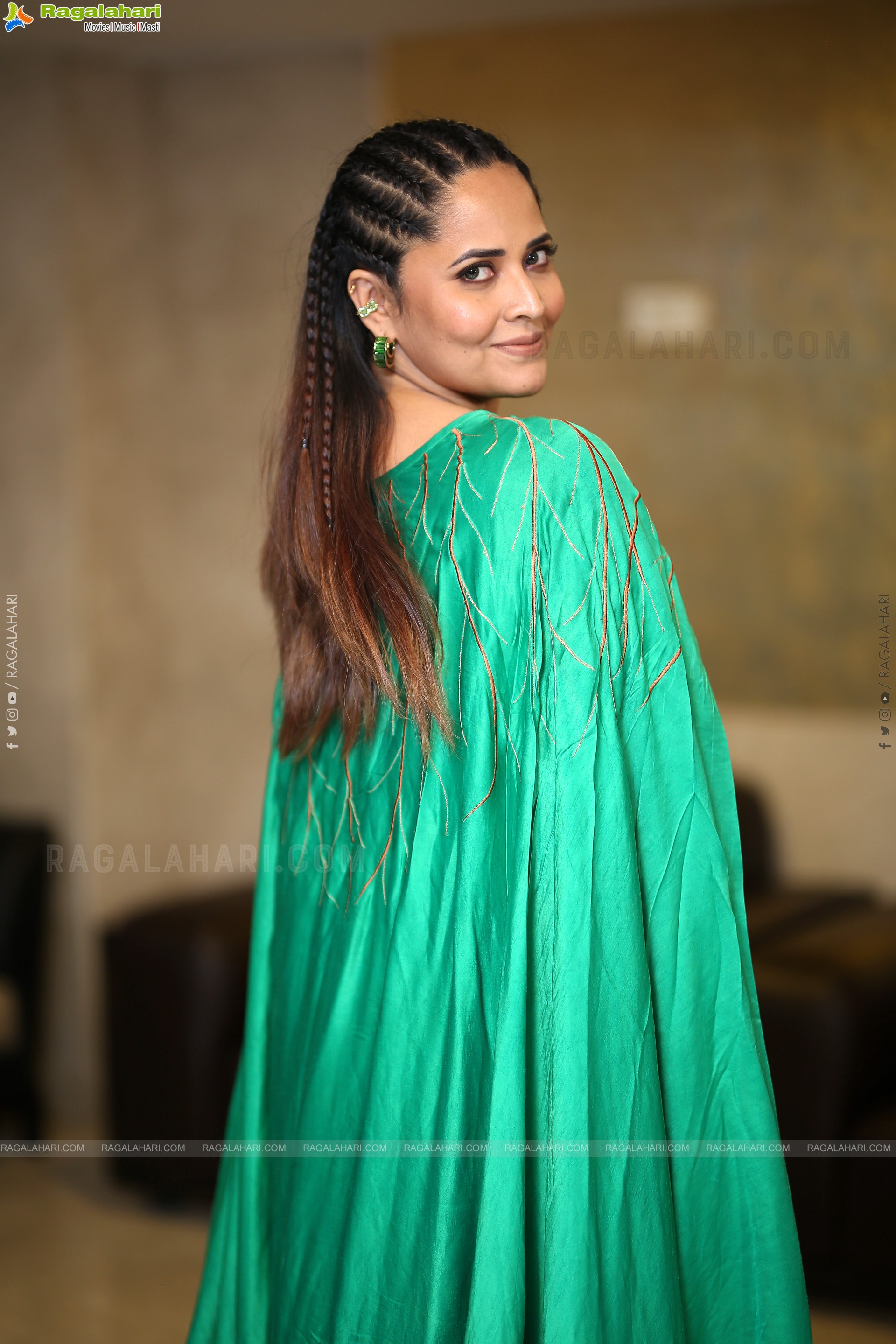 Anasuya at Simbaa Pre Release Event, HD Gallery